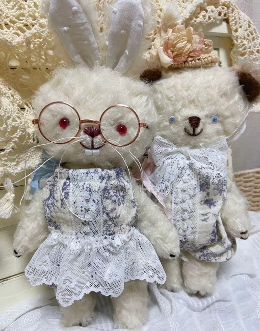 控えめの白熊ちゃん ぬいぐるみ 海外作家様 ハンドメイド テディベア 熊