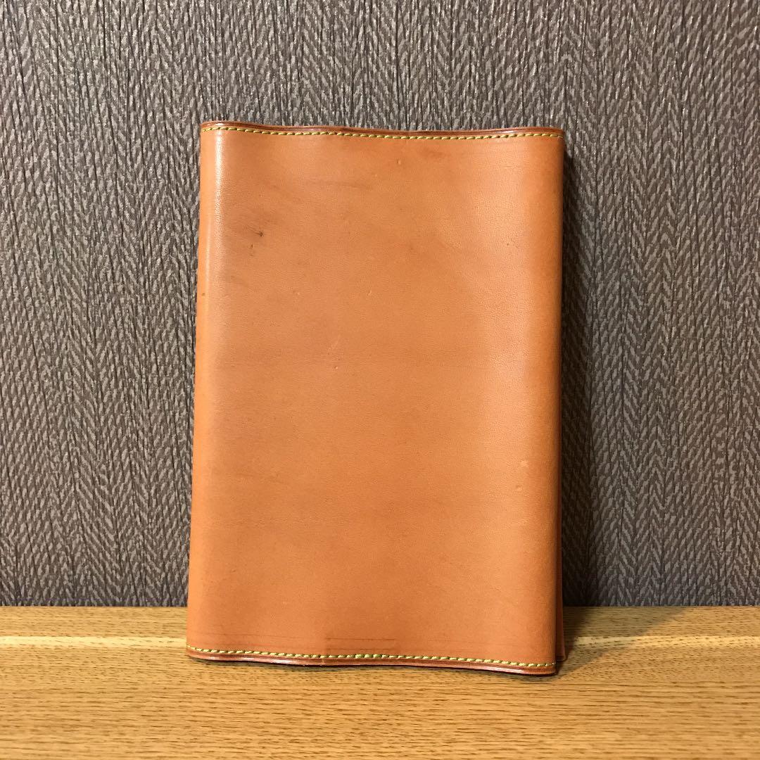 革のブックカバー 2つ   お手入れクリーム付き