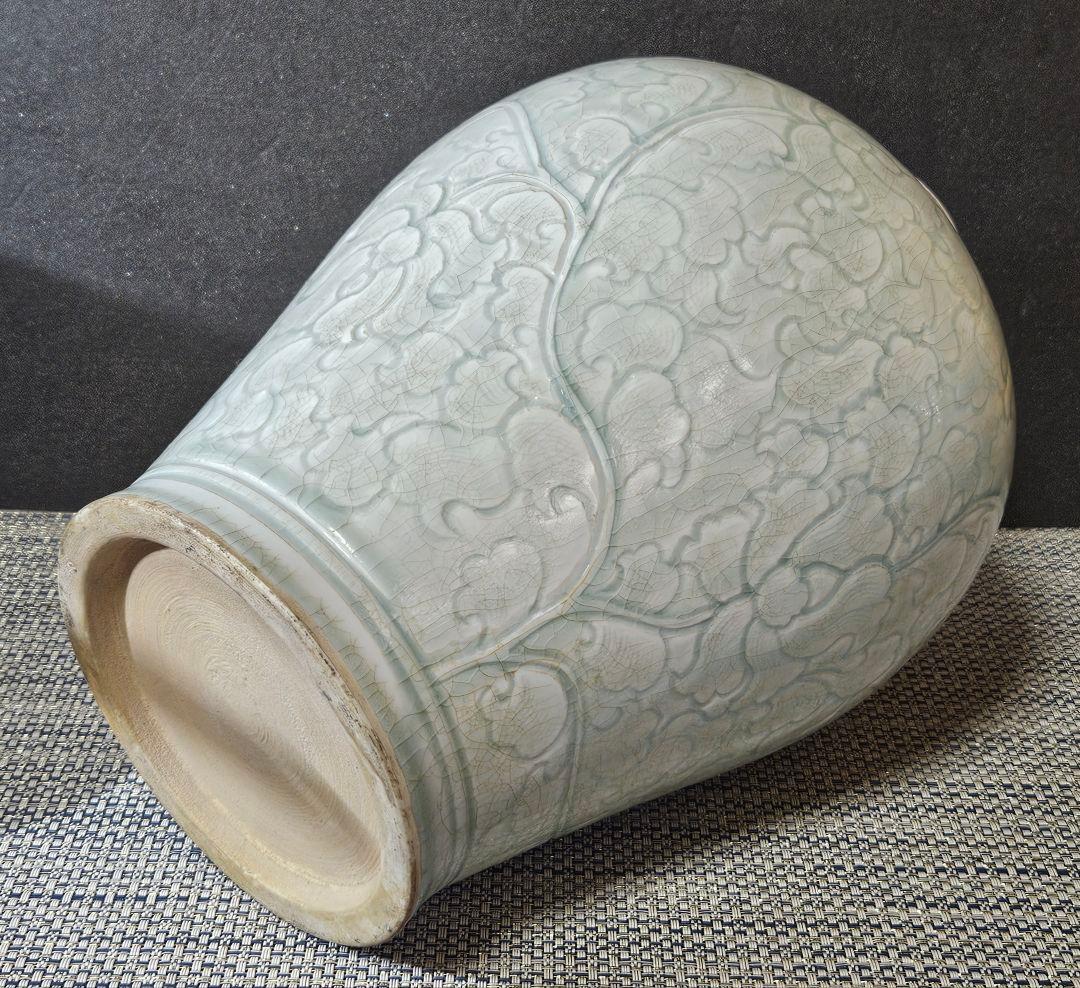 中国古美術　中国古陶磁器　青白磁　影青　彫唐花文様　瓶　罐　大壺　唐物　古渡り