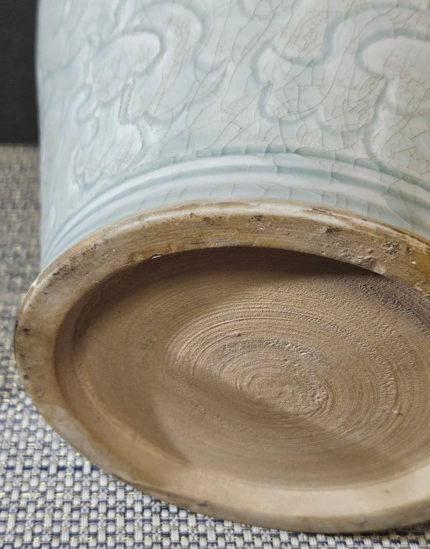 中国古美術　中国古陶磁器　青白磁　影青　彫唐花文様　瓶　罐　大壺　唐物　古渡り