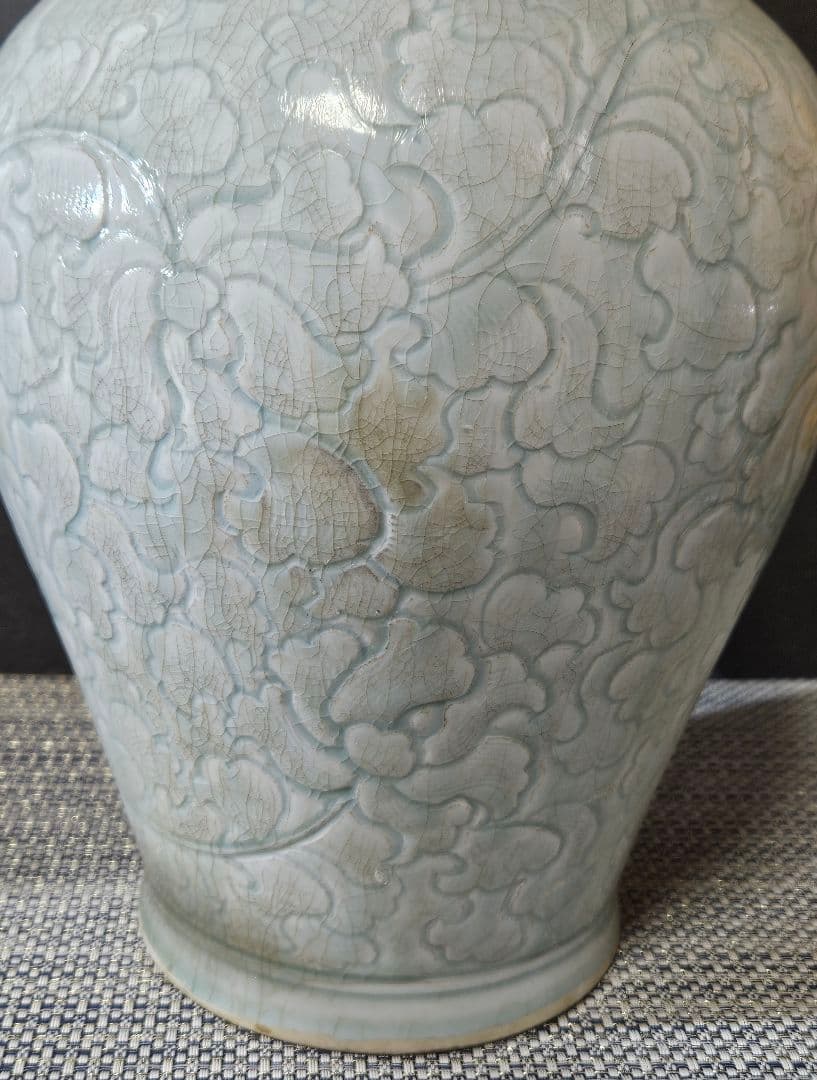 中国古美術　中国古陶磁器　青白磁　影青　彫唐花文様　瓶　罐　大壺　唐物　古渡り