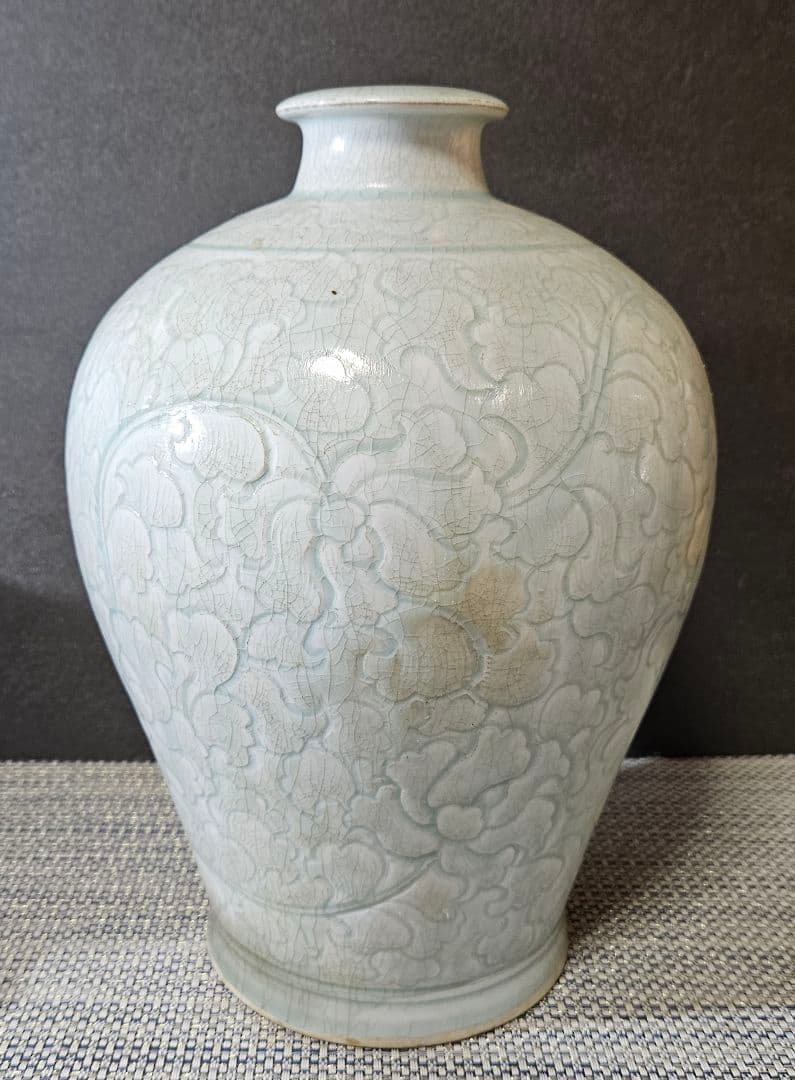 中国古美術　中国古陶磁器　青白磁　影青　彫唐花文様　瓶　罐　大壺　唐物　古渡り