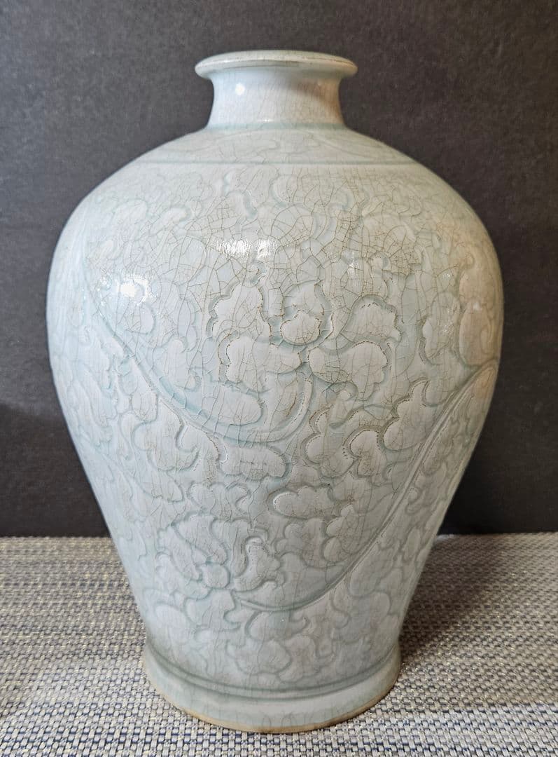 中国古美術　中国古陶磁器　青白磁　影青　彫唐花文様　瓶　罐　大壺　唐物　古渡り