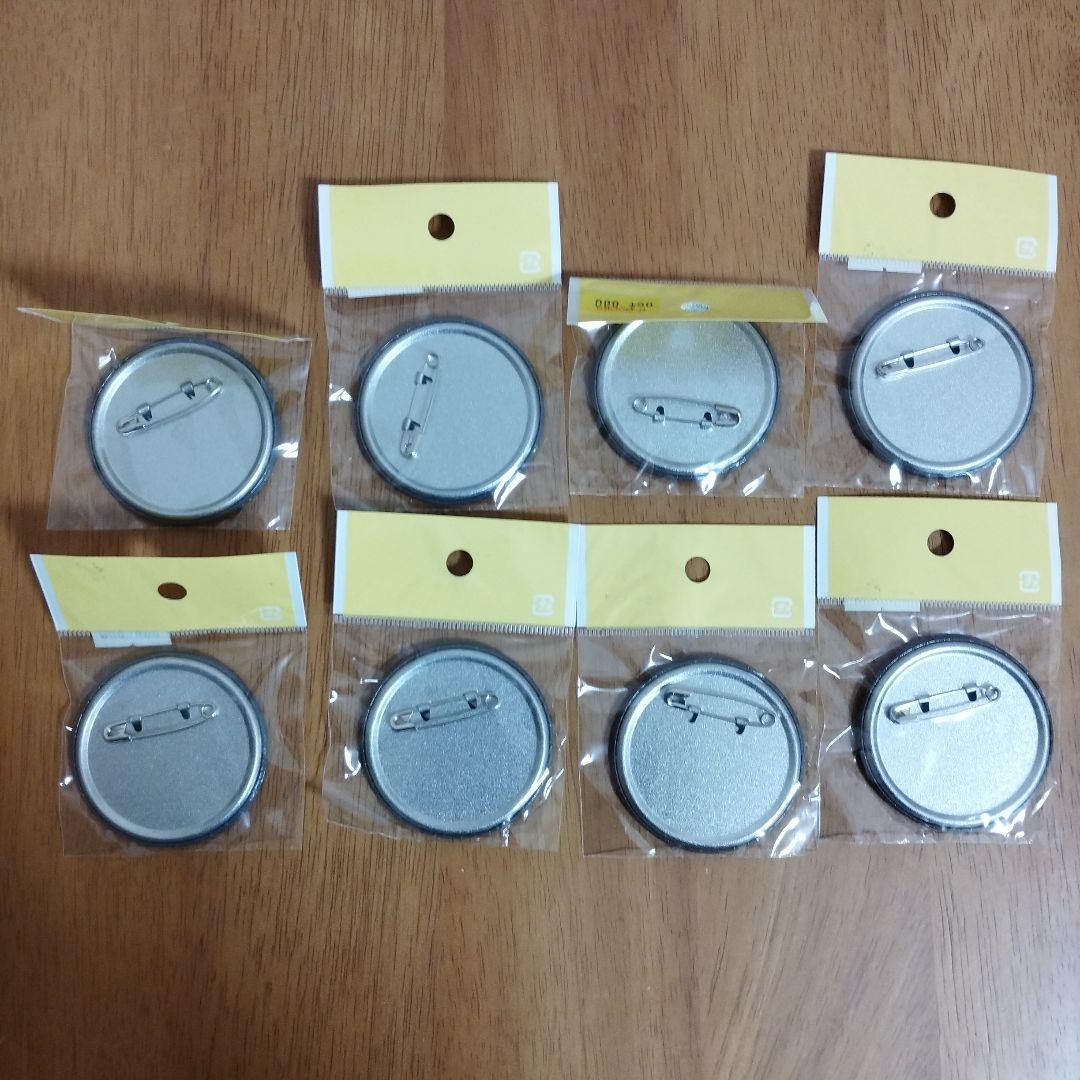 カラフルピーチ　うり　ポムポムプリン　コラボ　　缶バッジ　8個