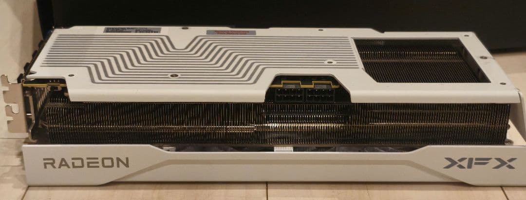 【新品同様】XFX Swift RX9070XT White 16GB保証あり
