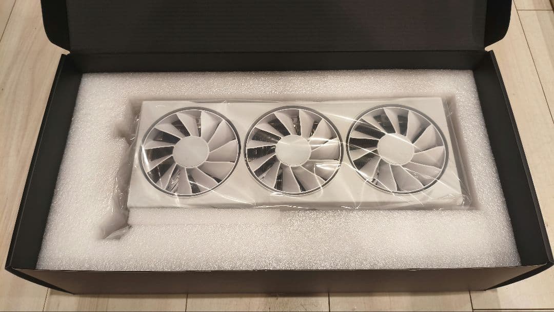【新品同様】XFX Swift RX9070XT White 16GB保証あり