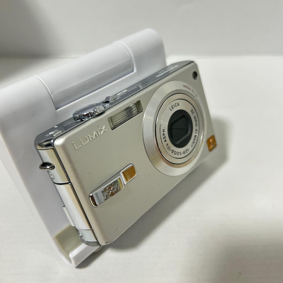 【付属品多数】パナソニックLUMIX DMC-FX7 LEICA デジカメ