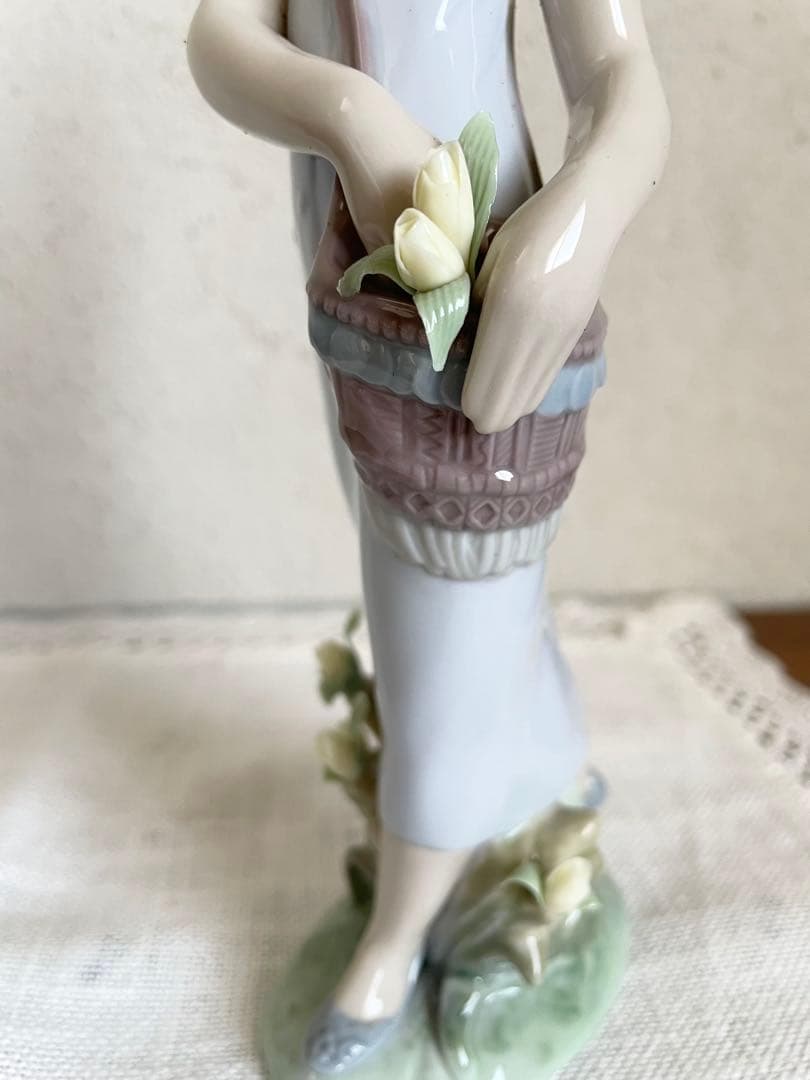 リヤドロ ヴィンテージ チューリップガーデン 少女 磁器人形 サイン 箱 陶磁器