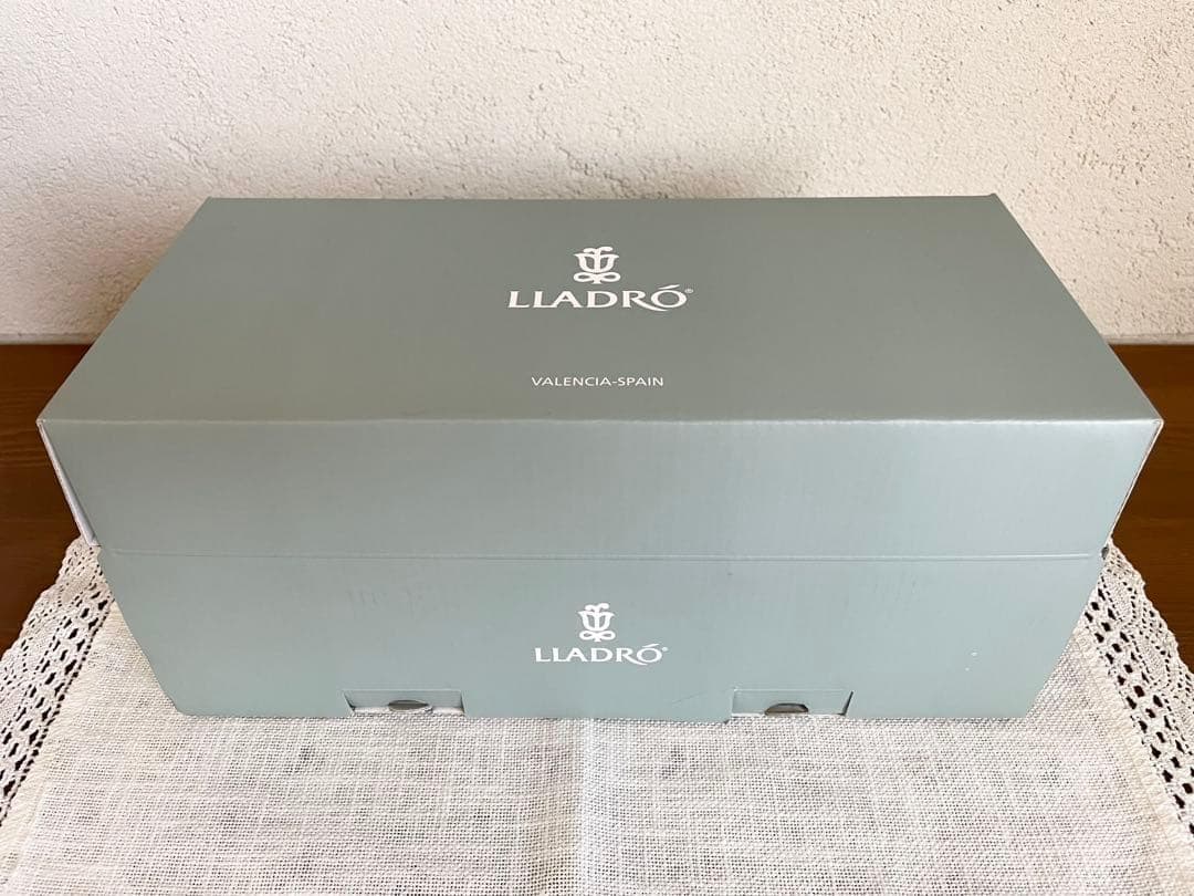 リヤドロ ヴィンテージ チューリップガーデン 少女 磁器人形 サイン 箱 陶磁器