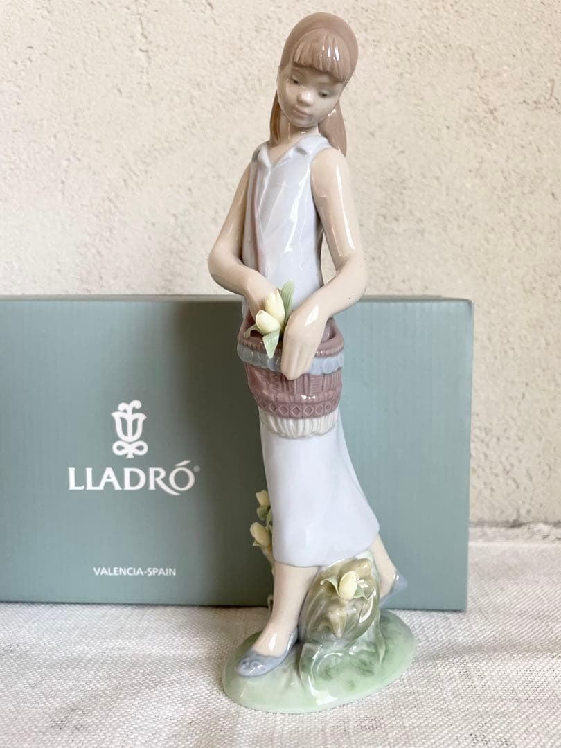 リヤドロ ヴィンテージ チューリップガーデン 少女 磁器人形 サイン 箱 陶磁器