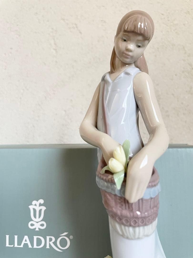 リヤドロ ヴィンテージ チューリップガーデン 少女 磁器人形 サイン 箱 陶磁器