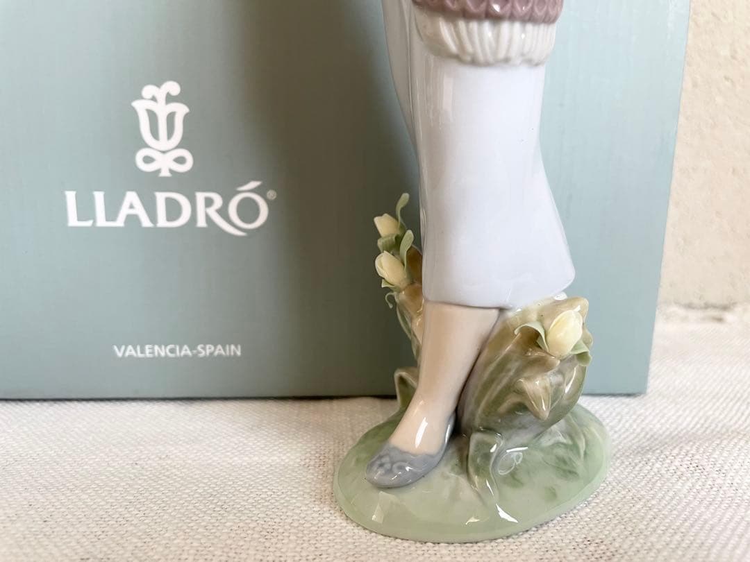 リヤドロ ヴィンテージ チューリップガーデン 少女 磁器人形 サイン 箱 陶磁器