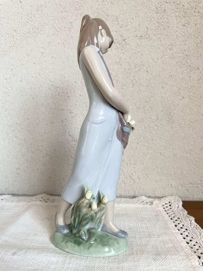 リヤドロ ヴィンテージ チューリップガーデン 少女 磁器人形 サイン 箱 陶磁器