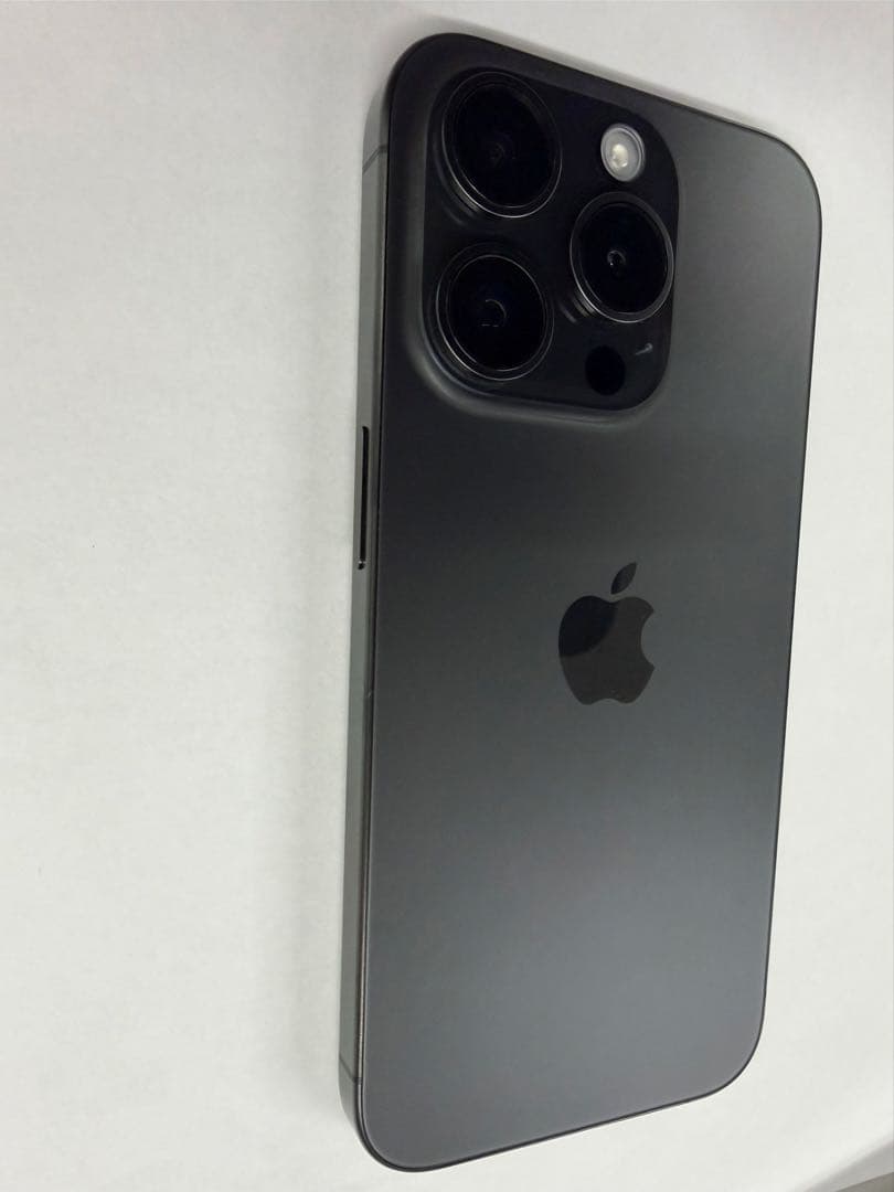 iPhone 15 Pro 512GB ブラックチタニウム　バッテリー100%