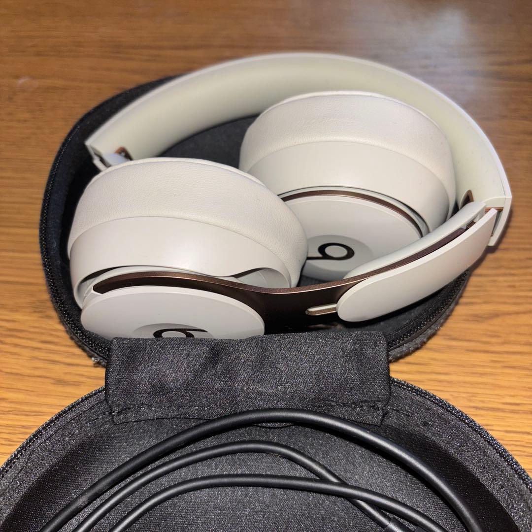 Beats Solo Pro Wireless グレー