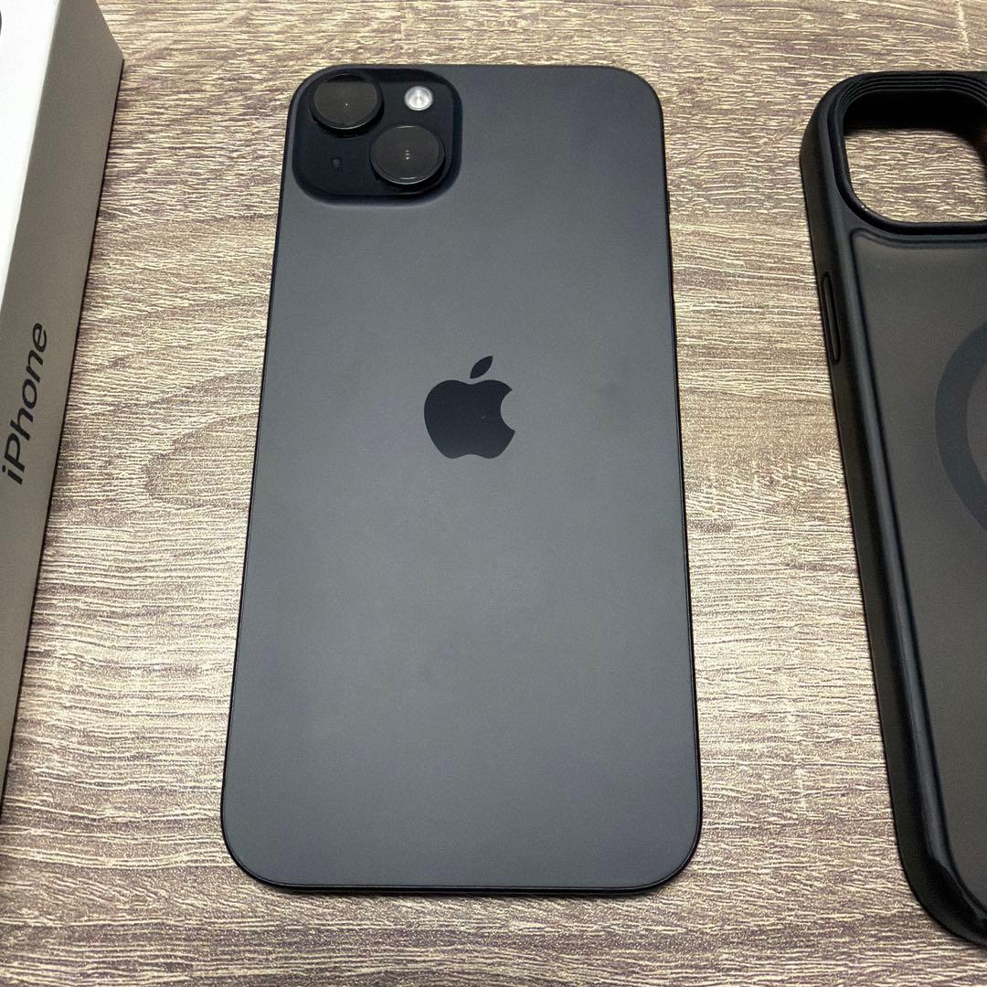 iPhone 15 Plusブラック MagSafe対応ケース付き