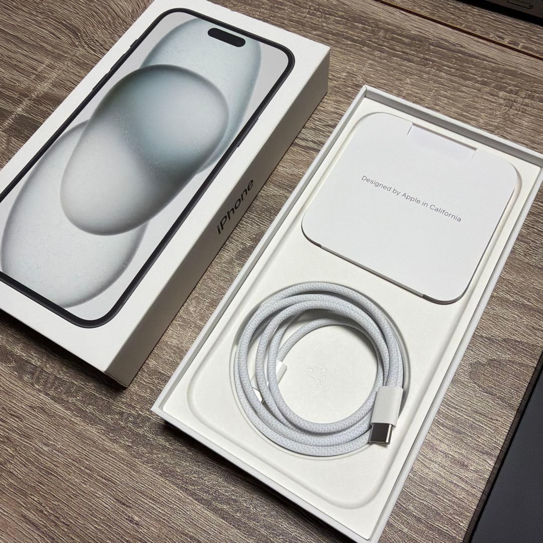 iPhone 15 Plusブラック MagSafe対応ケース付き