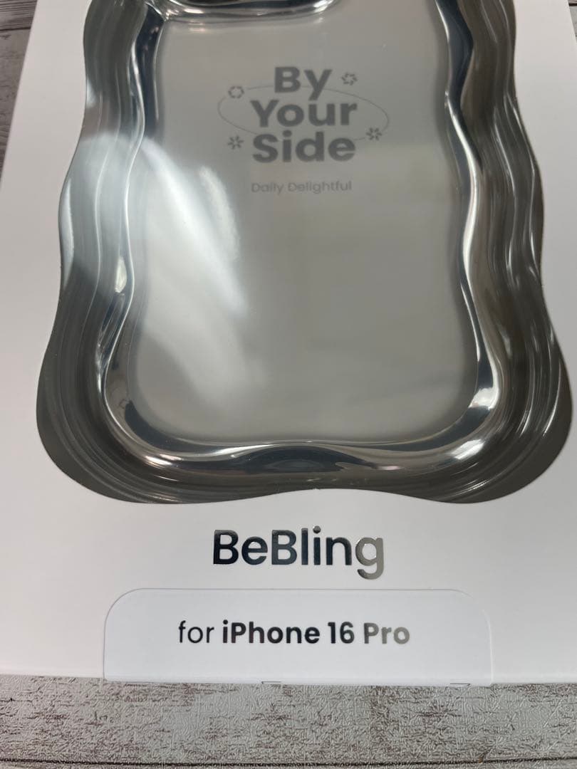 新品iPhone 16proシルバーiface BeBling