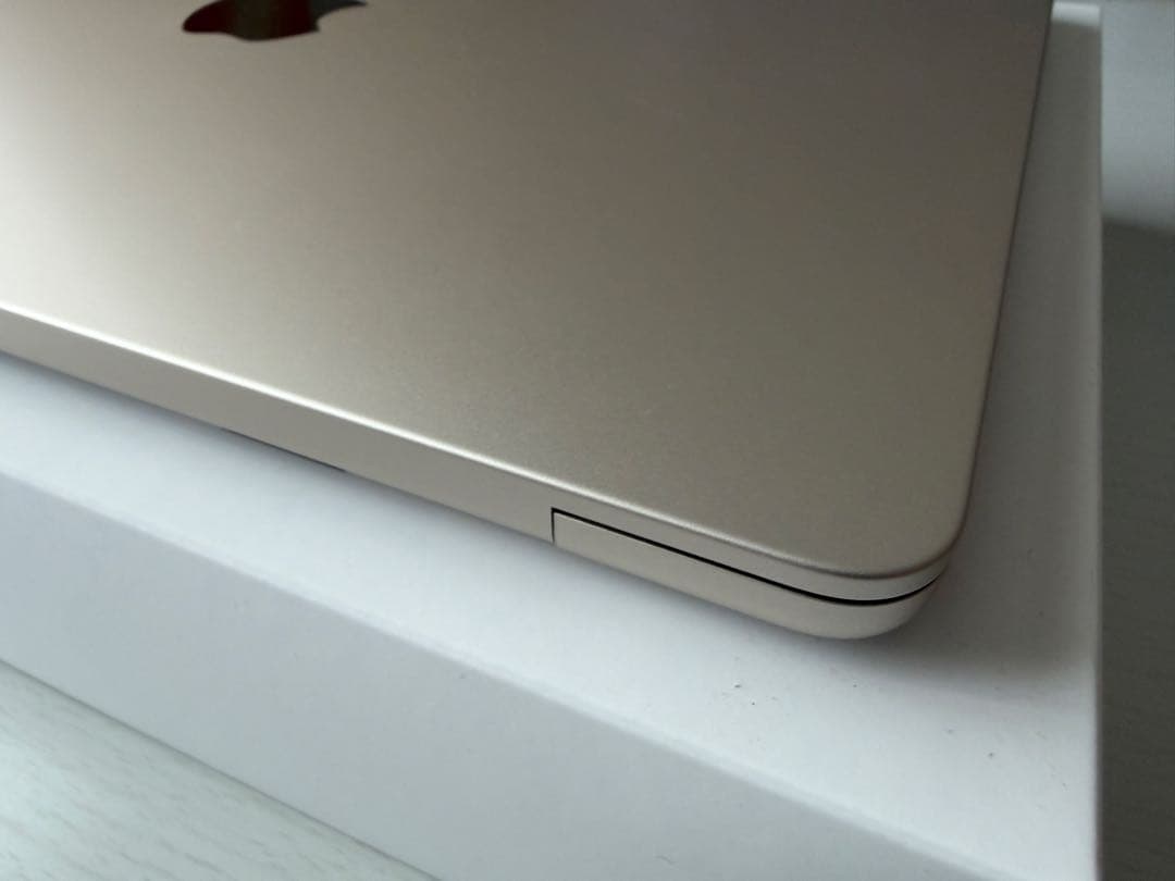 【美品】MacBook Air M3 13インチ 16G 512G スターライト