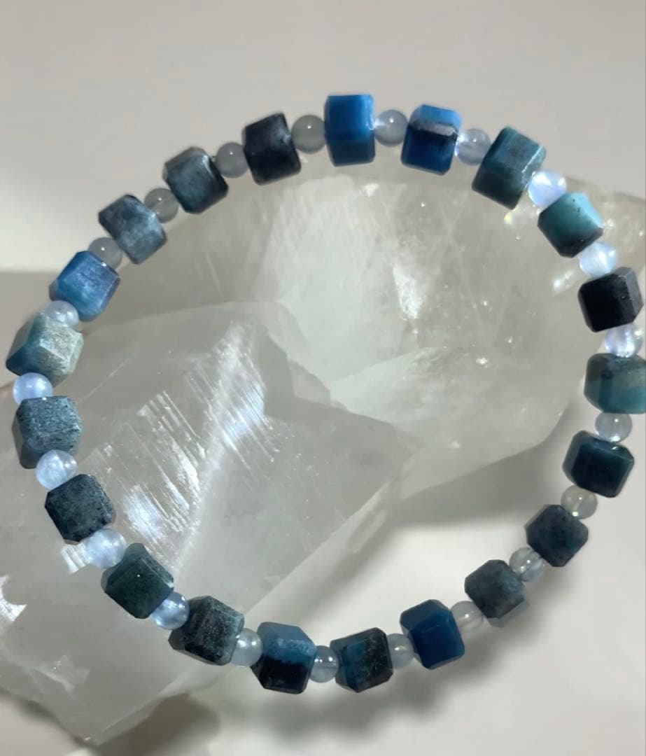 チャクラの流れを強化❣️ トロレアイト　アクアマリン　ブレスレット