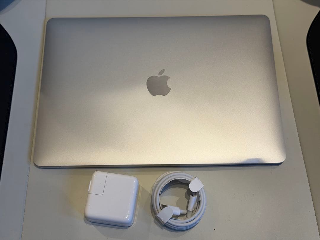 Apple MacBook Air (M1, 2020) シルバー JIS