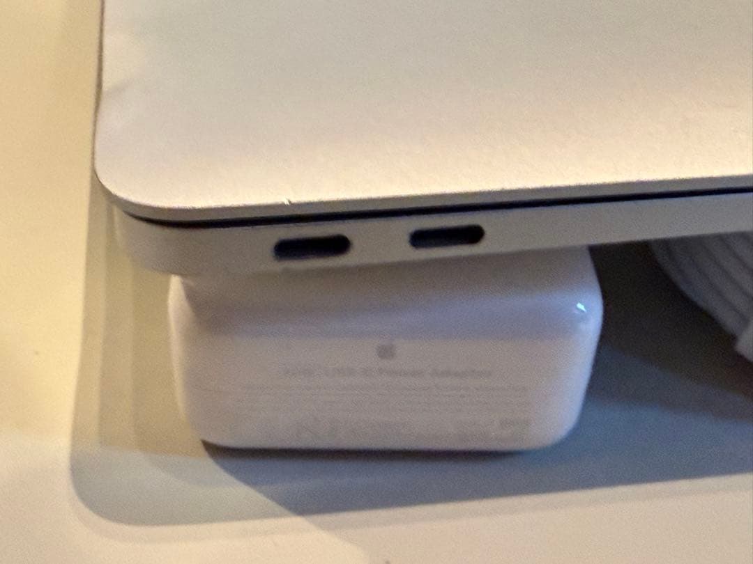 Apple MacBook Air (M1, 2020) シルバー JIS