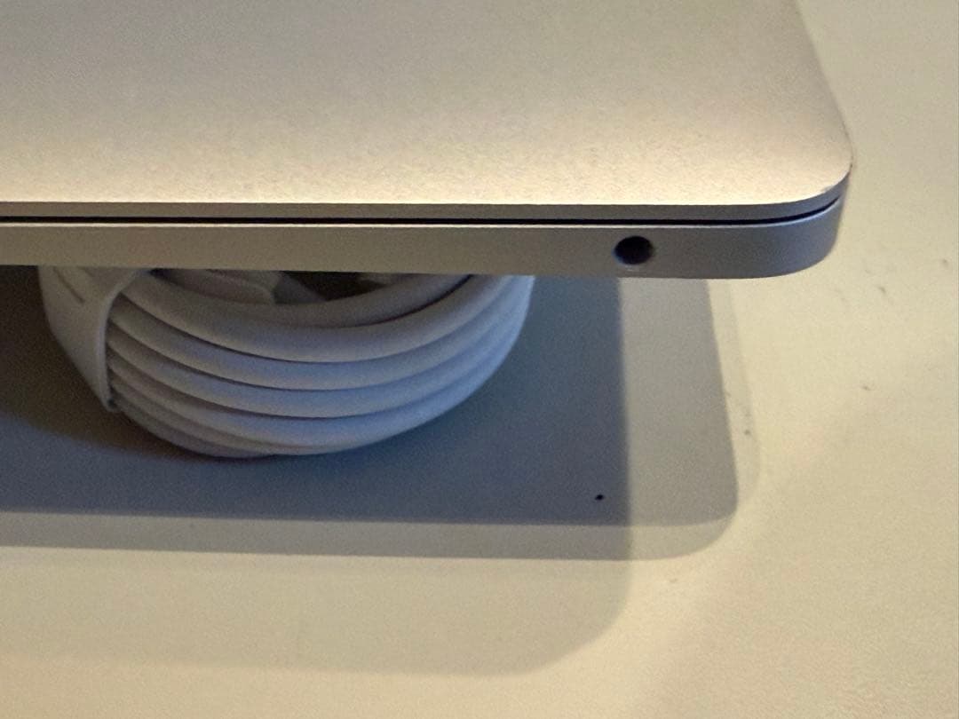 Apple MacBook Air (M1, 2020) シルバー JIS