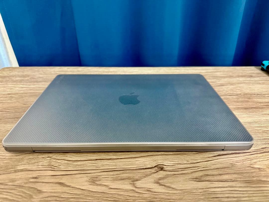 MacBook 本体 専用ケース付き