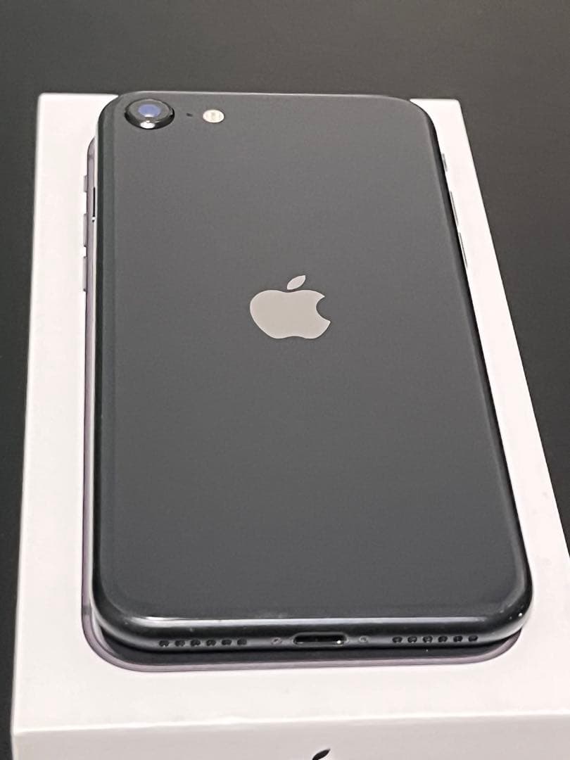 【美品】iPhone SE 第２世代 64GB ブラック バッテリー84%
