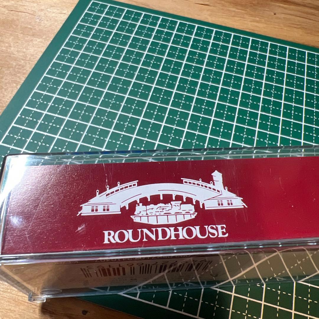 カトー、ラウンドハウス製EF64 77お召し機