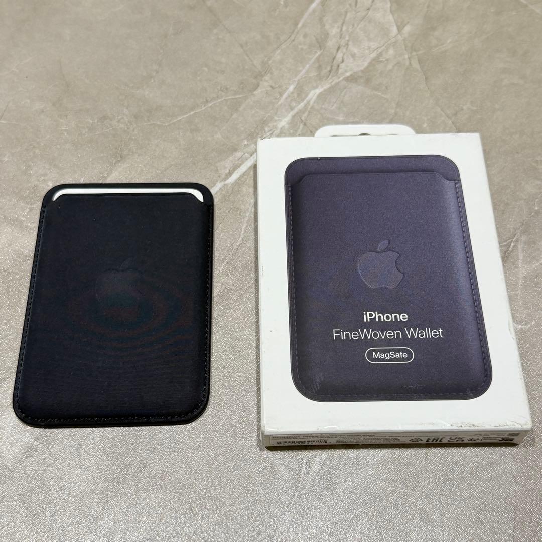 Apple純正MagSafe対応iPhoneファインウーブンウォレット・ブラック
