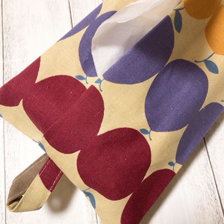 ハンドメイド✂︎✂︎ボックスティッシュカバー         洋梨柄／イエロー