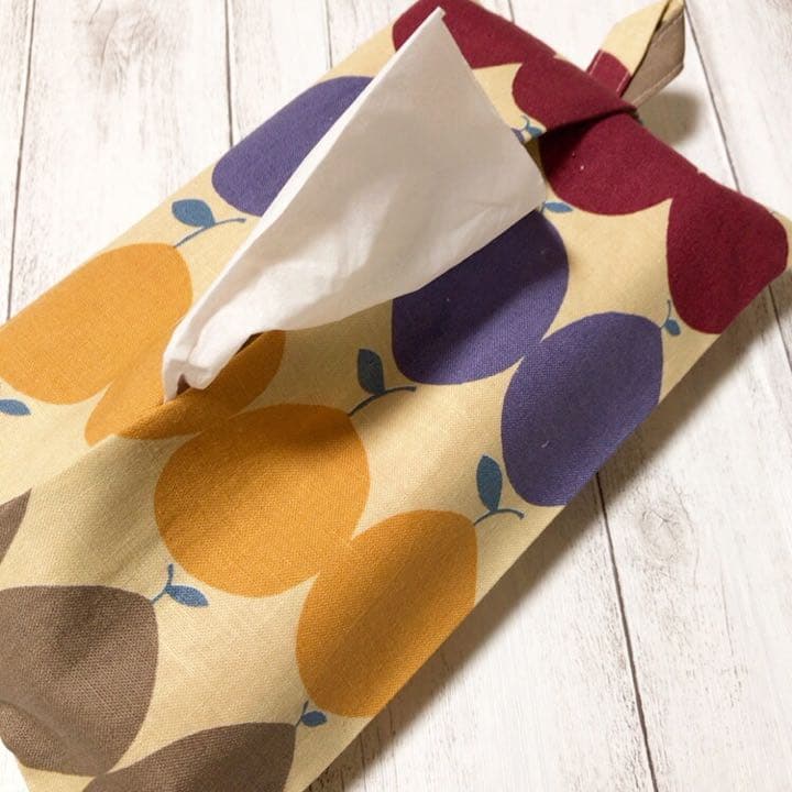 ハンドメイド✂︎✂︎ボックスティッシュカバー         洋梨柄／イエロー