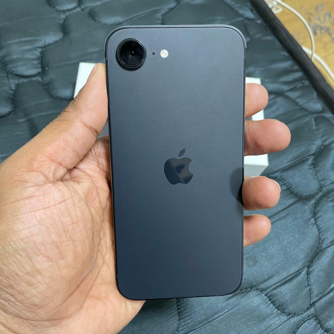 iPhone 16e 128GB SIMフリー