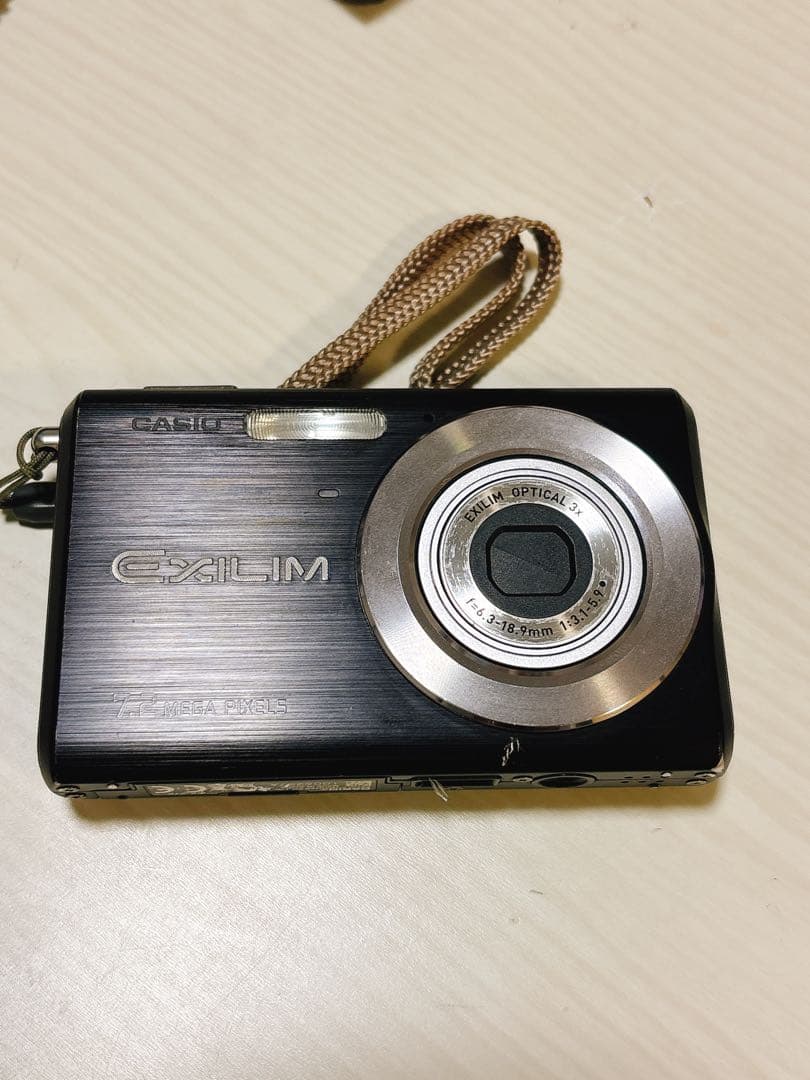 CASIO EXILIM 700万画素 コンパクトデジタルカメラ