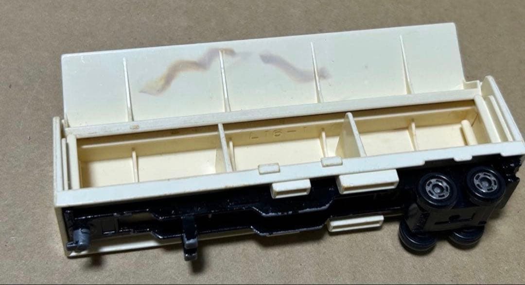 ロングトミカ いすゞ V12 ウイングルーフトレーラー 黄ヘッド