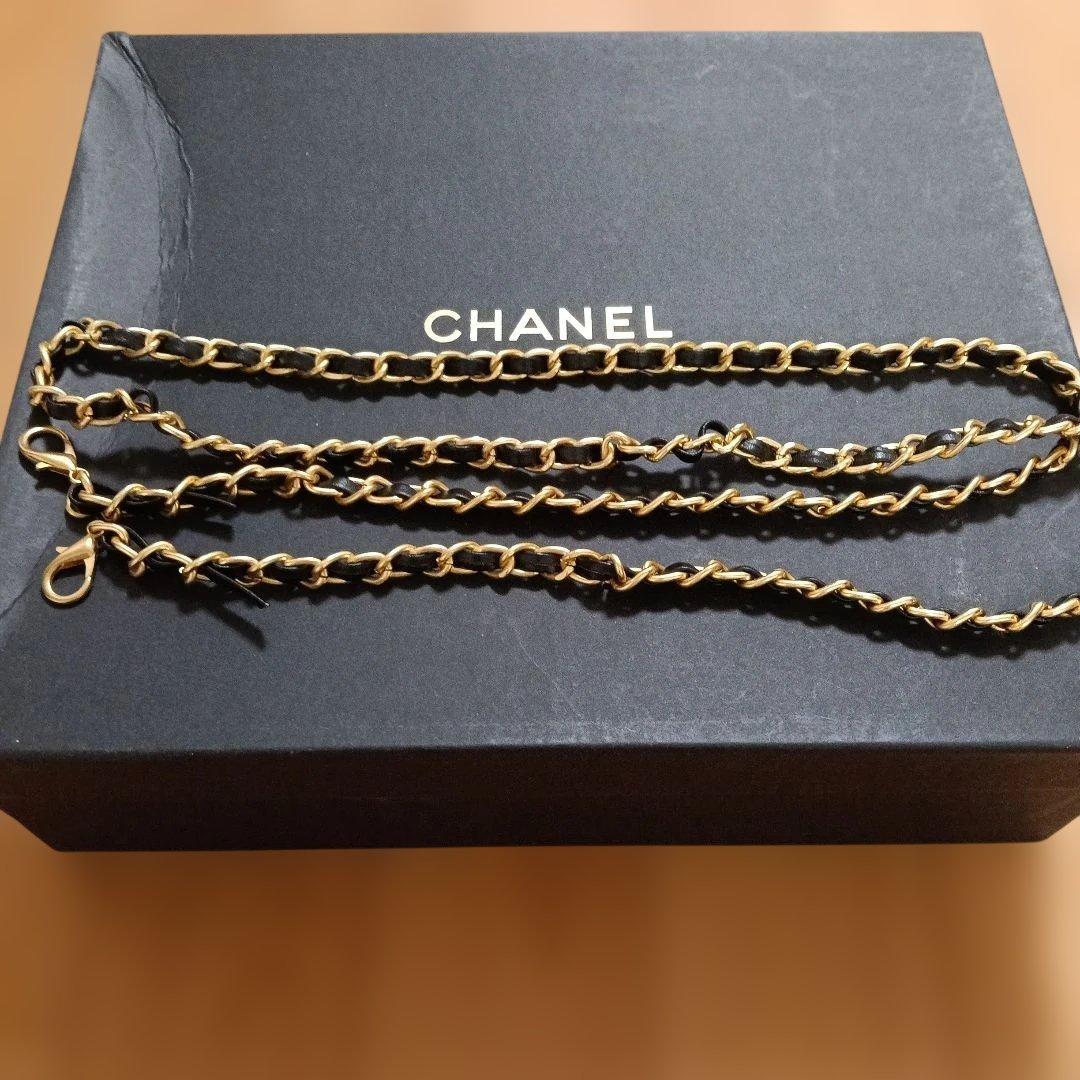 CHANEL ノベルティ　シャネルブラック ショルダーバッグ　ミニポーチ付き