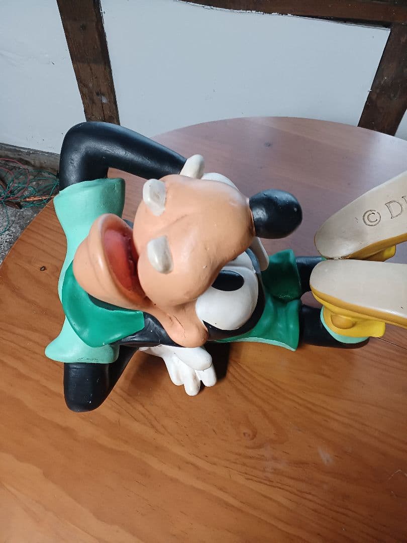 希少！ グーフィー 大型　フィギュア　ディズニー