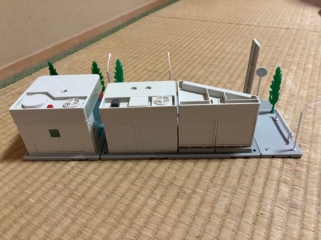 廃盤レア品　ニッサンディーラー　トミカタウン