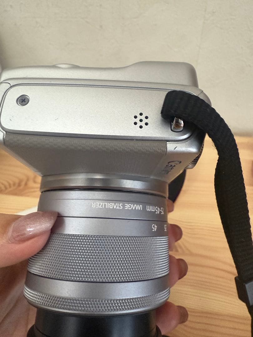 【美品】Canon EOS M100 ミラーレス一眼