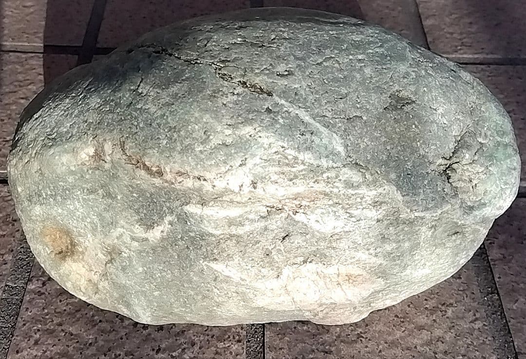 ★翡翠原石★糸魚川翡翠【姫川転石・川ズレ・ウブ石5.5kg】