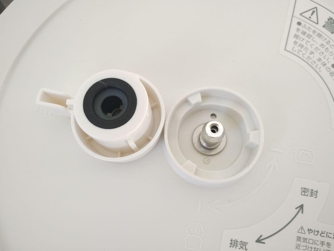 【USED】電気圧力鍋 4L 大容量 ホワイト 圧力鍋 PC-MA4-W
