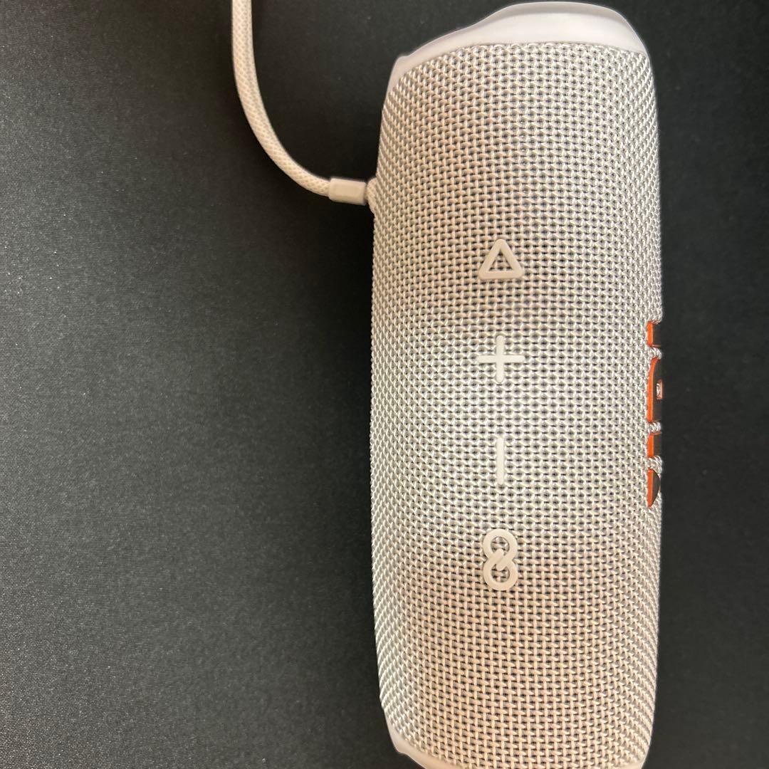 JBL Flip 6ワイヤレススピーカー ホワイト ゴーンとゴードン