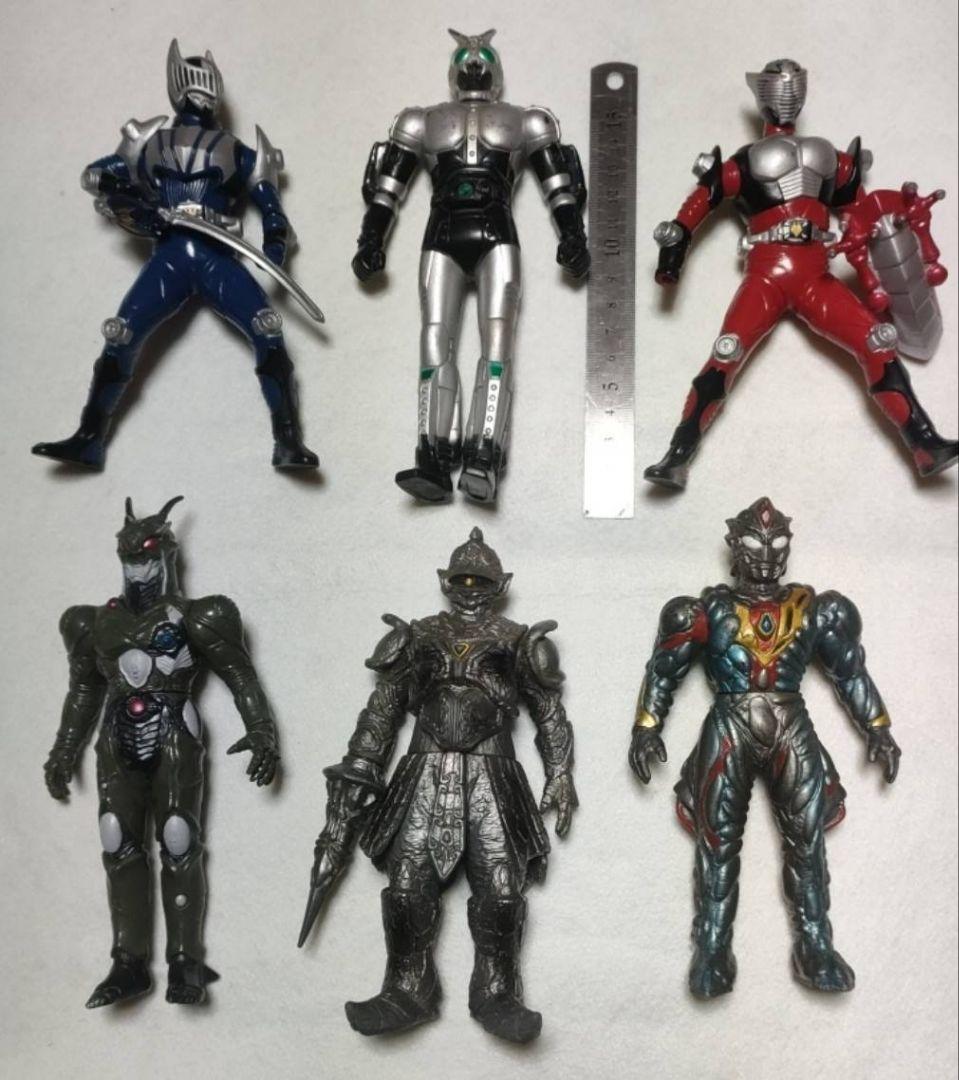 仮面ライダーシリーズ32体＋戦隊3体＋ミニカー5台、片腕の無いザク まとめ売り