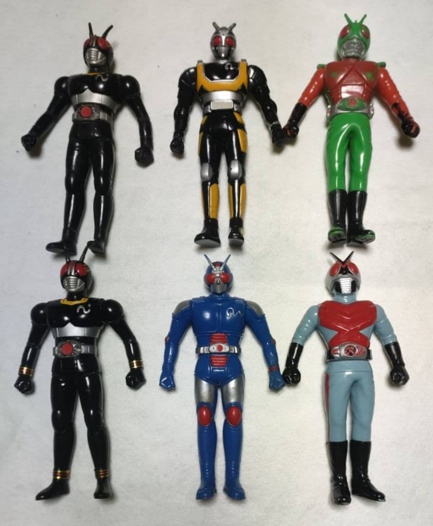 仮面ライダーシリーズ32体＋戦隊3体＋ミニカー5台、片腕の無いザク まとめ売り
