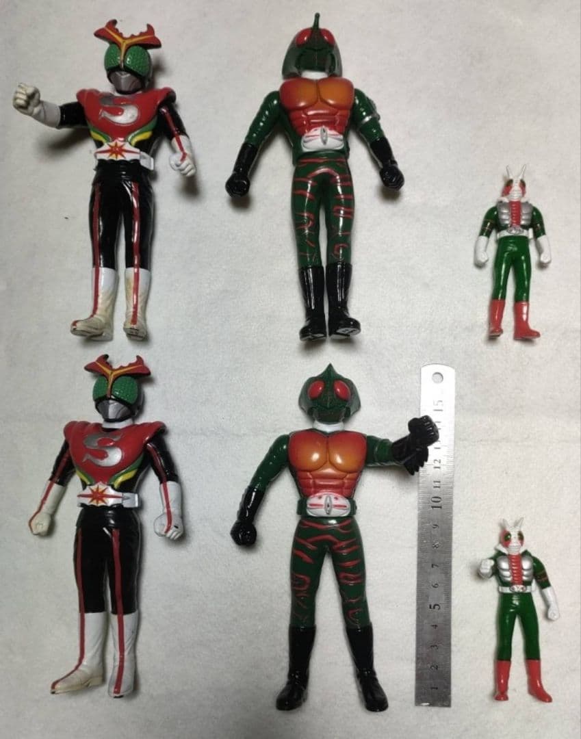 仮面ライダーシリーズ32体＋戦隊3体＋ミニカー5台、片腕の無いザク まとめ売り