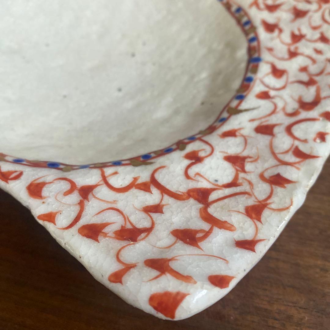 黒岩卓実　赤い模様の四角い皿