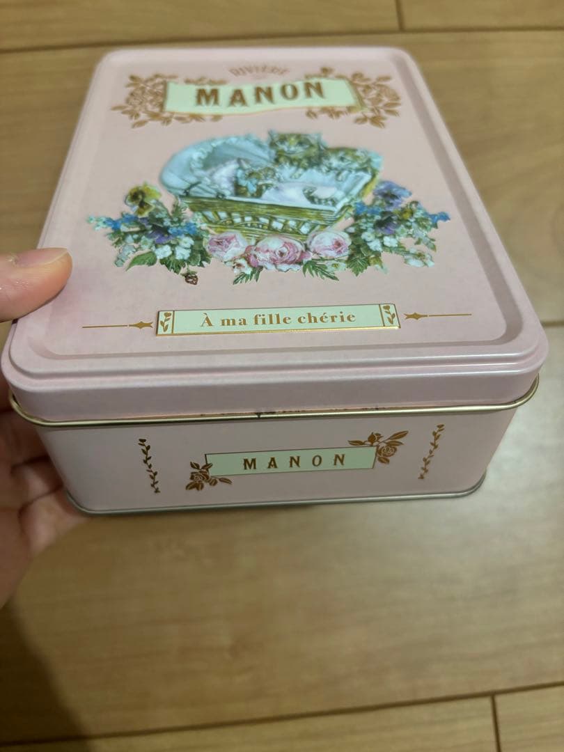 菓子缶　小物入れ　インテリア　マノン　リビエール　サブレヤ　ペイサージュ　紅茶