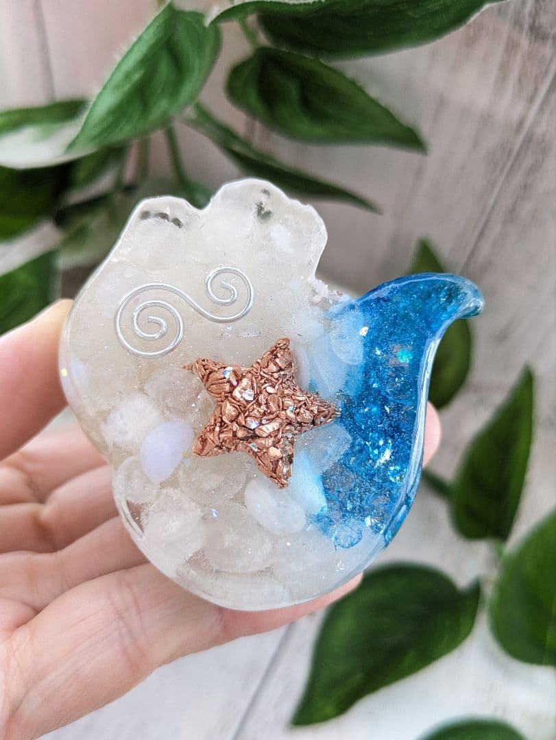 【(*´꒳`*)】ブルームーンストーンの白狐さん形オルゴナイト☆他１点