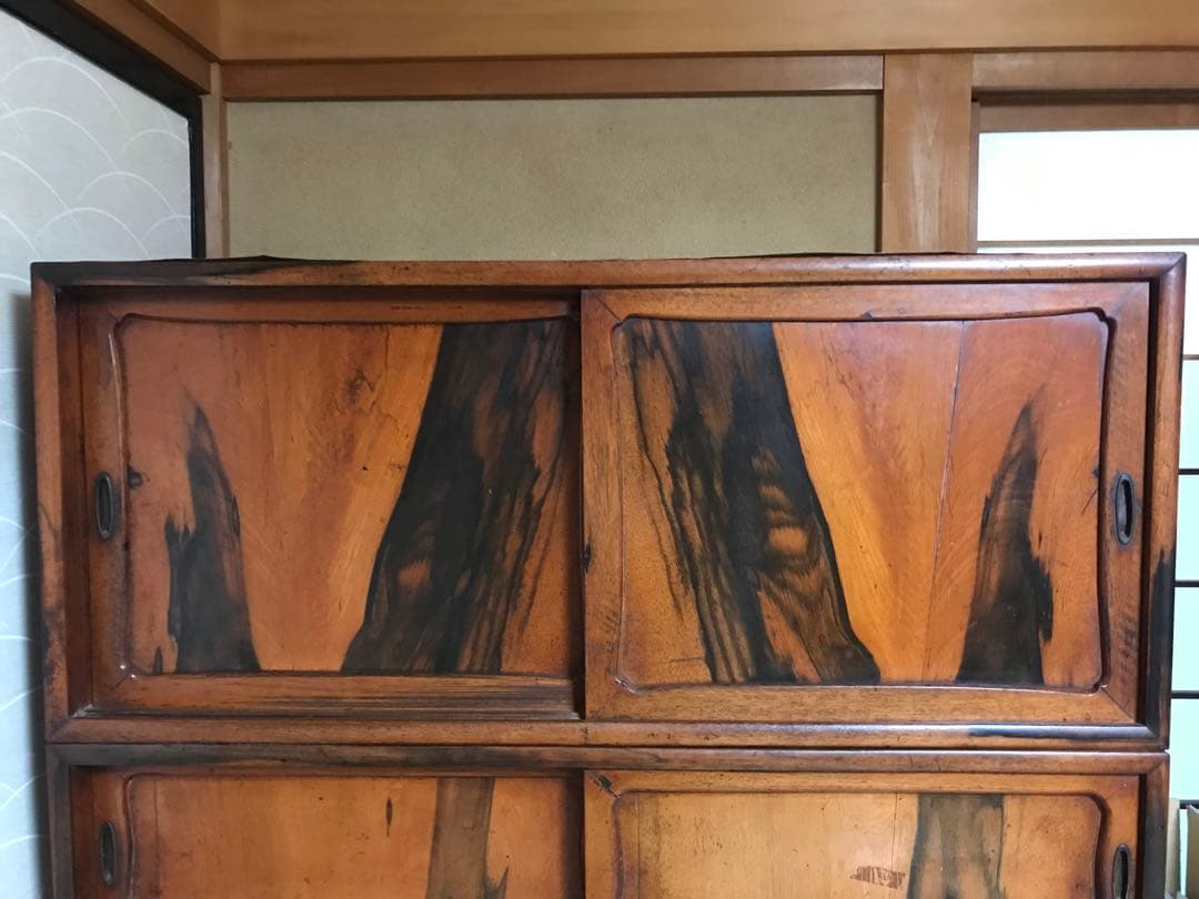 古い黒柿の茶ダンス、茶箪笥。